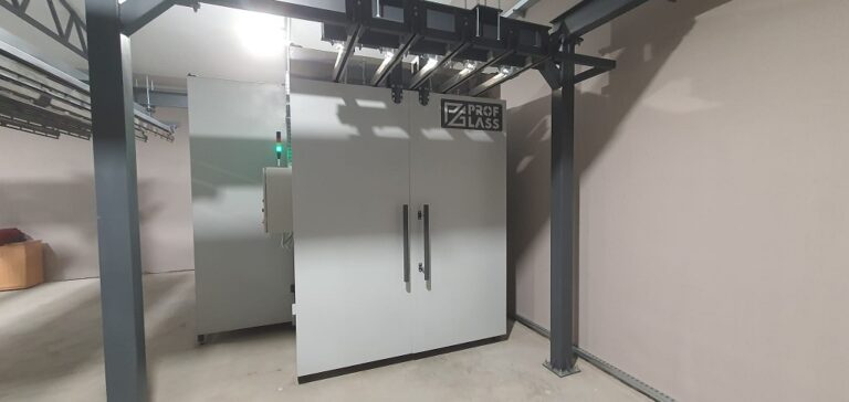 Piec Polskiej produkcji, piec zasilany na olej opalowy, piec z transportem górnym, system transportu górnego, malarnia proszkowa, linia lakiernicza