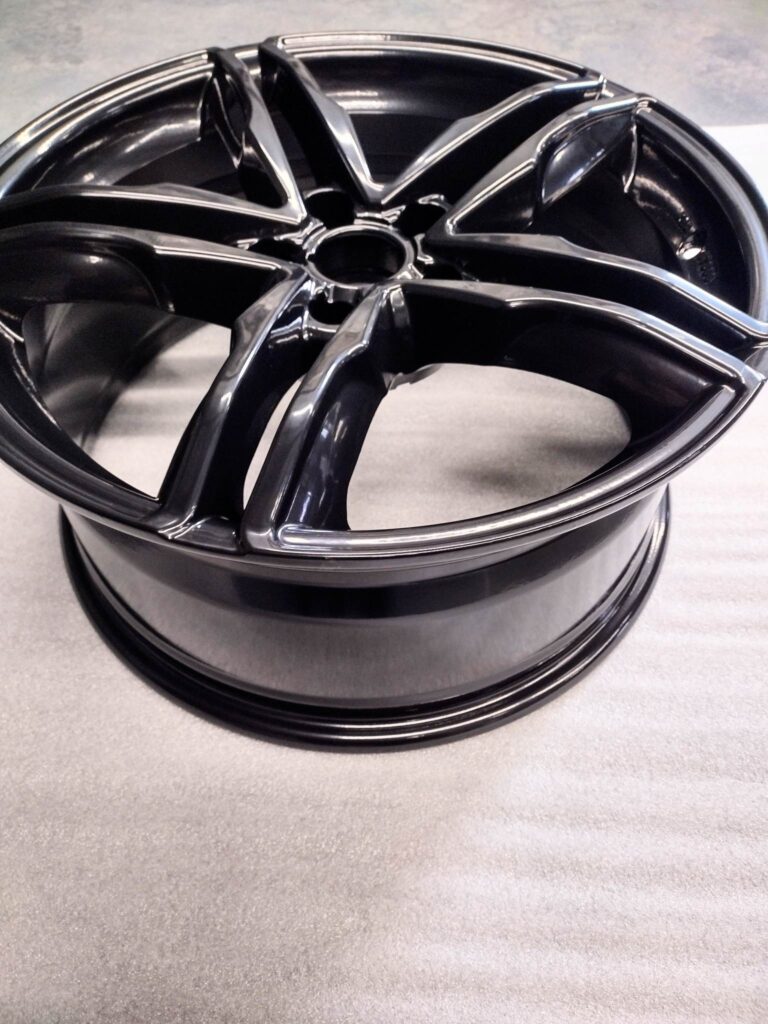 piaskowanie felg, renowacja felg, urządzenia do piaskowania, piaskarka kabinowa, malowanie proszkowe, czyszczenie chemiczne, odnawianie felg, felgi samochodowe, linia lakiernicza, warsztat samochodowy